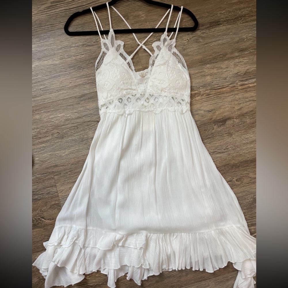 🌸White “Beach Babe” Dress🌸